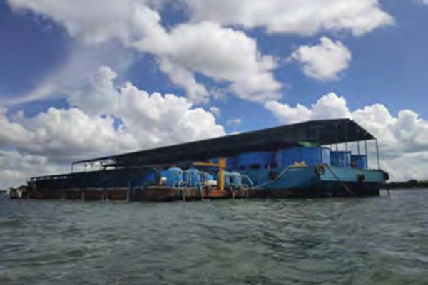 Centrale électrique photovoltaïque complémentaire pour pêcherie
